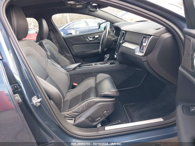 7JRA22TM1KG015921 Volvo S60 T6 R-design