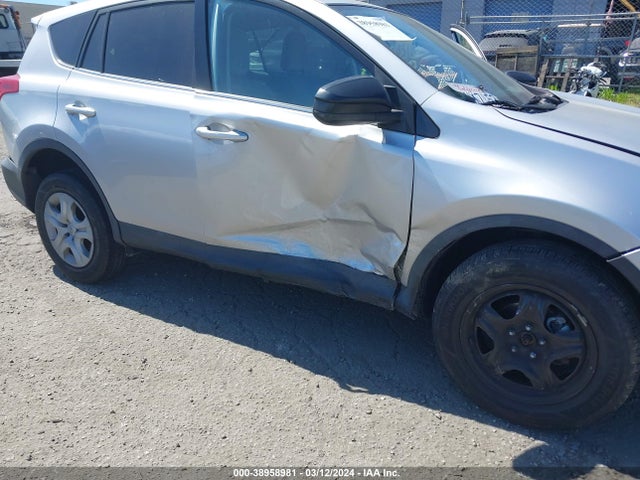 Toyota RAV4 LE 2015 2T3ZFREV8FW224264 Image 6