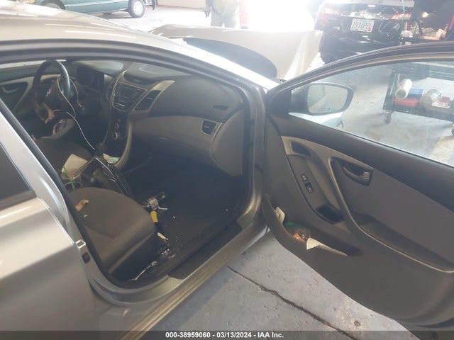 Hyundai ELANTRA SE 2015 5NPDH4AE1FH650026 Image 5