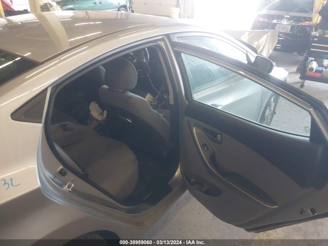 Hyundai ELANTRA SE 2015 5NPDH4AE1FH650026 Image 8