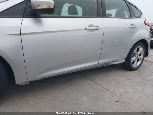 Ford FOCUS SE 2014 1FADP3K23EL398619 Image 17