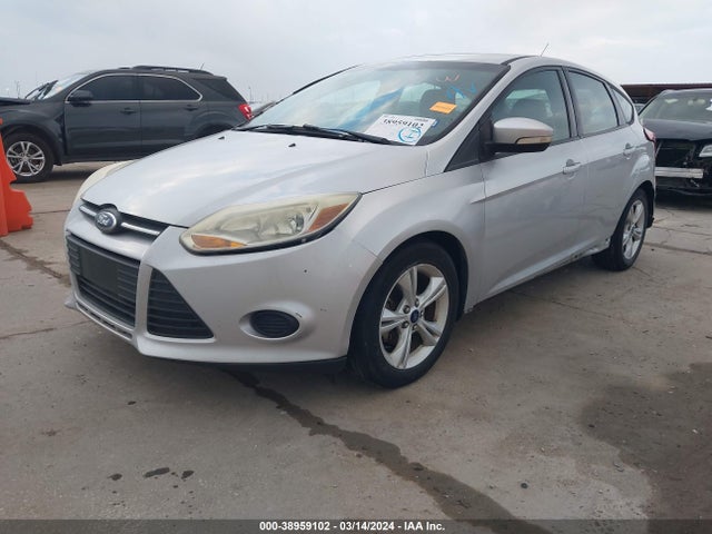 Ford FOCUS SE 2014 1FADP3K23EL398619 Image 2