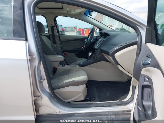 Ford FOCUS SE 2014 1FADP3K23EL398619 Image 5