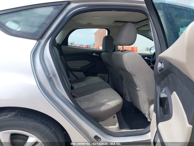 Ford FOCUS SE 2014 1FADP3K23EL398619 Image 8