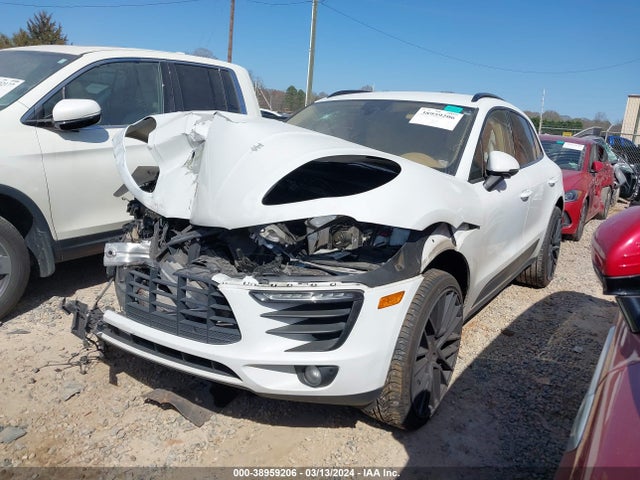 2017 PORSCHE MACAN WP1AA2A57HLB01827 Photo 1