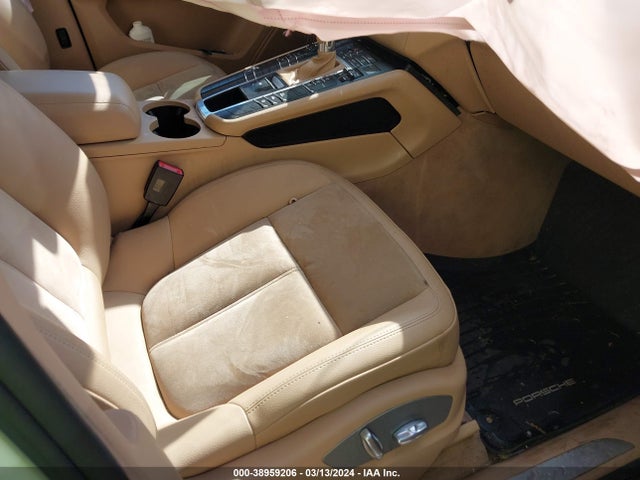 2017 PORSCHE MACAN WP1AA2A57HLB01827 Photo 4