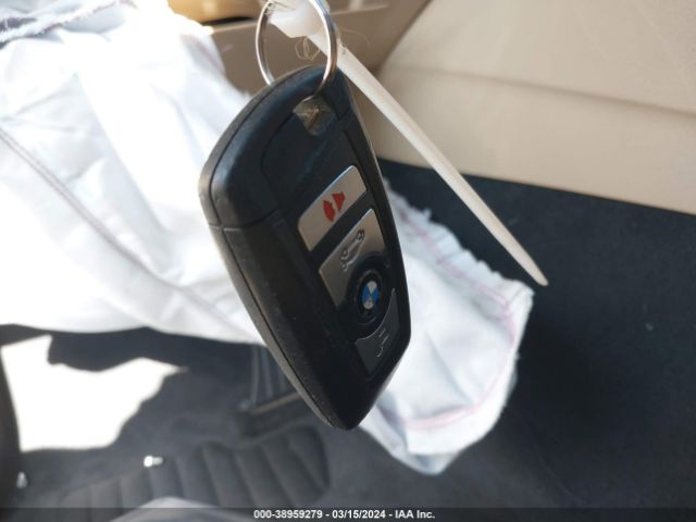 WBA8E1G36HNU18553 BMW 320i