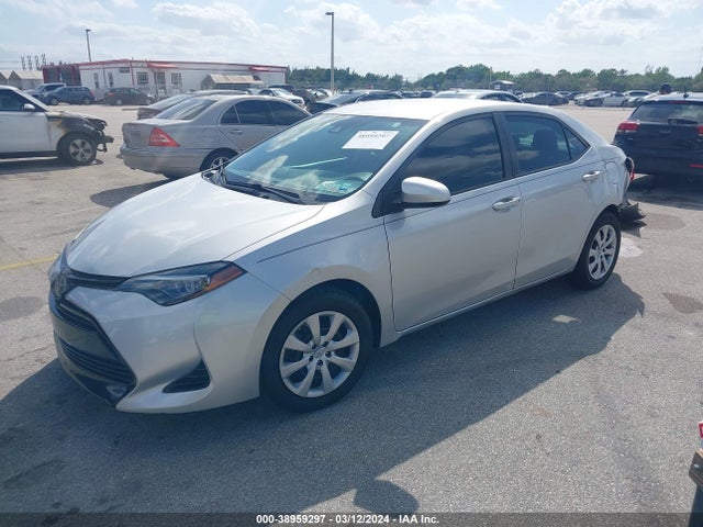 Toyota COROLLA LE 2017 5YFBURHE9HP734378 Image 2
