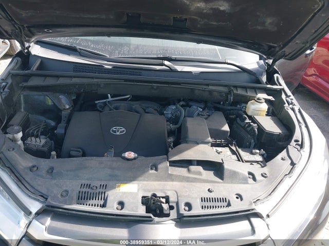 Toyota Highlander Le 2019 5TDBZRFH3KS958601 Image 10