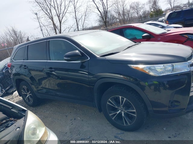 Toyota Highlander Le 2019 5TDBZRFH3KS958601 Image 13