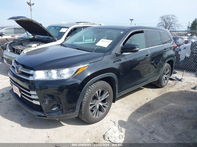 Toyota Highlander Le 2019 5TDBZRFH3KS958601 Image 2