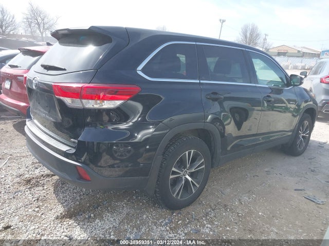 Toyota Highlander Le 2019 5TDBZRFH3KS958601 Image 4