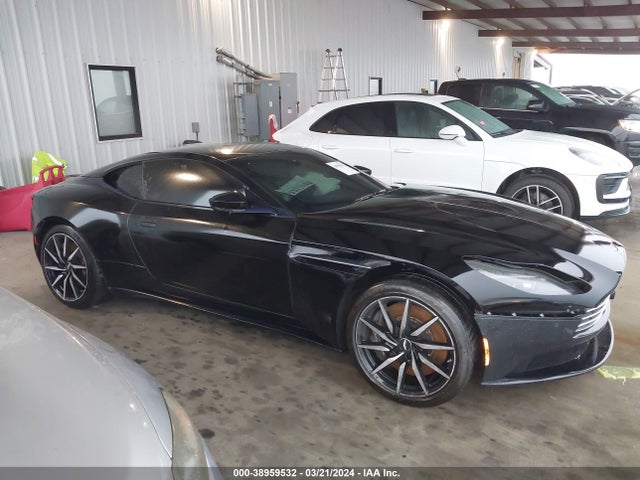 Aston Martin DB11 2019 SCFRMFAW8KGL08269 Image 12