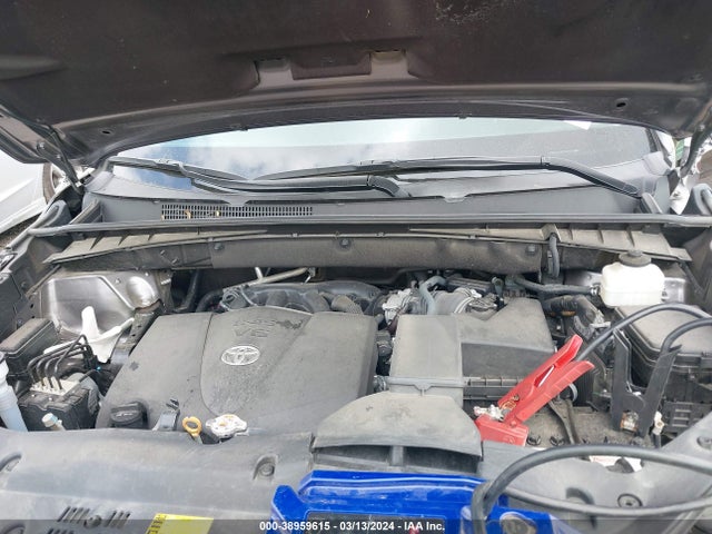 Toyota Highlander Le Plus 2019 5TDZZRFH2KS324632 Image 10