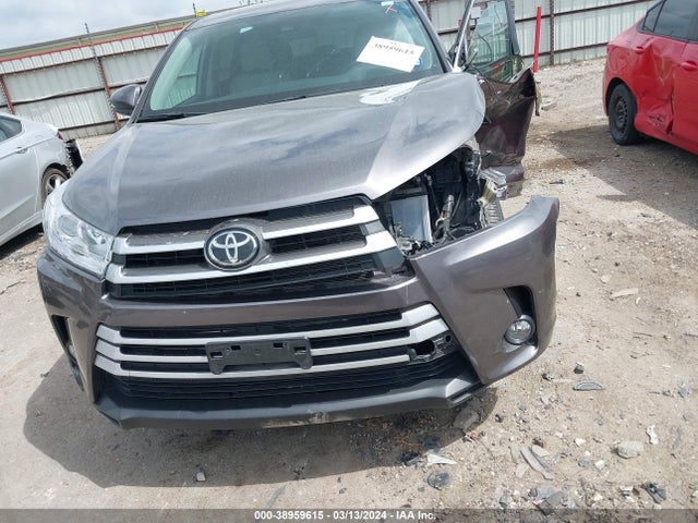 Toyota Highlander Le Plus 2019 5TDZZRFH2KS324632 Image 12