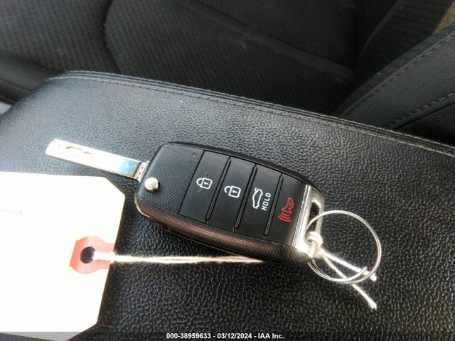 KIA Optima Lx 2018 5XXGT4L3XJG270775 Image 11