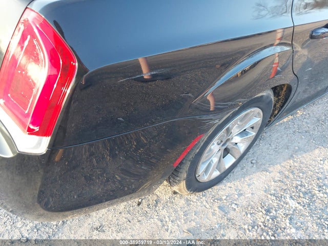 Chrysler 300 Limited 2015 2C3CCAAG0FH818391 Image 14