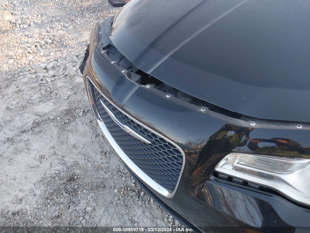 Chrysler 300 Limited 2015 2C3CCAAG0FH818391 Image 16