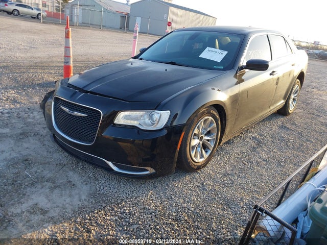 Chrysler 300 Limited 2015 2C3CCAAG0FH818391 Image 2