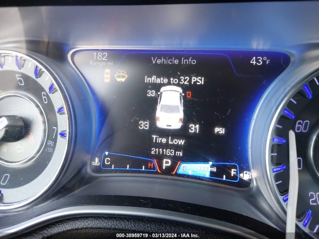 Chrysler 300 Limited 2015 2C3CCAAG0FH818391 Image 7