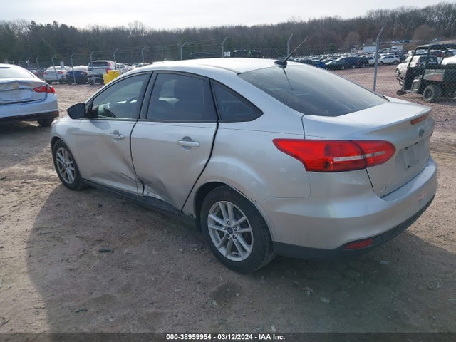 Ford FOCUS SE 2015 1FADP3F24FL270501 Image 3