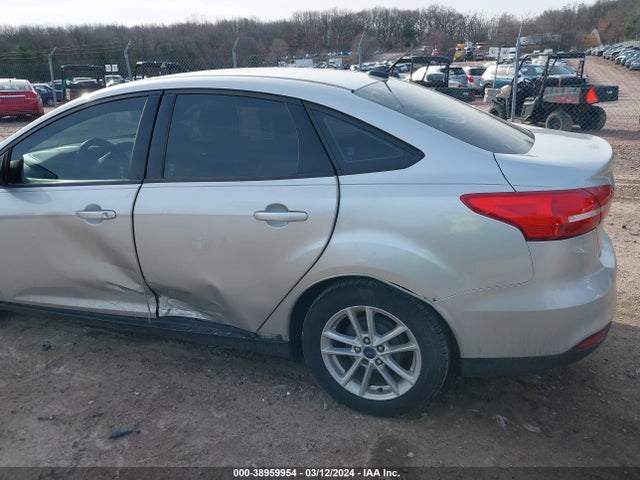 Ford FOCUS SE 2015 1FADP3F24FL270501 Image 6