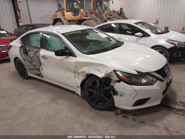 Nissan Altima 2.5 Sr 2017 1N4AL3AP3HN357525 головне зображення