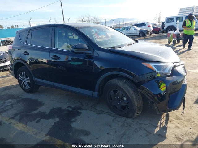 Toyota RAV4 LE 2017 2T3ZFREV3HW391344 Image 1