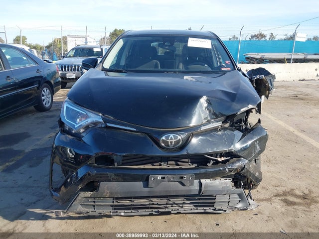 Toyota RAV4 LE 2017 2T3ZFREV3HW391344 Image 12