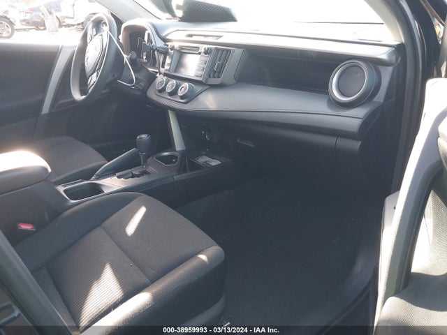 Toyota RAV4 LE 2017 2T3ZFREV3HW391344 Image 5