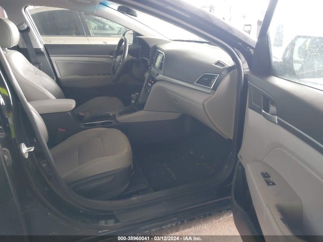 Hyundai Elantra Limited 2017 5NPD84LF2HH052701 Image 5