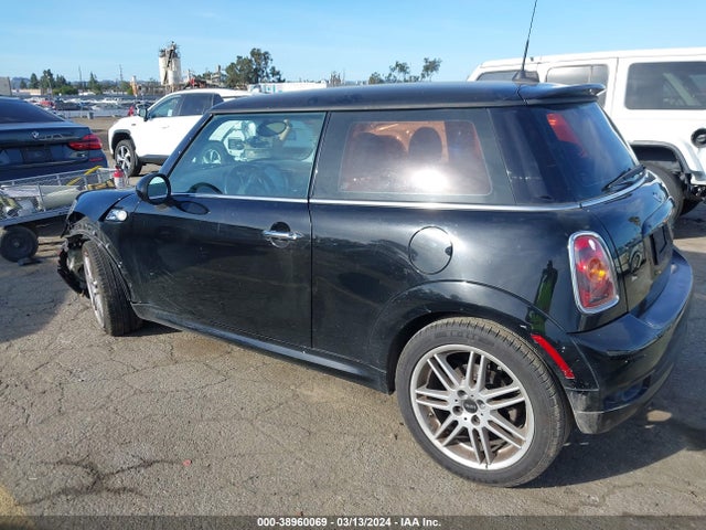 2009 MINI COOPER WMWMF33599TU75034 Photo 2