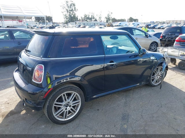 2009 MINI COOPER WMWMF33599TU75034 Photo 3