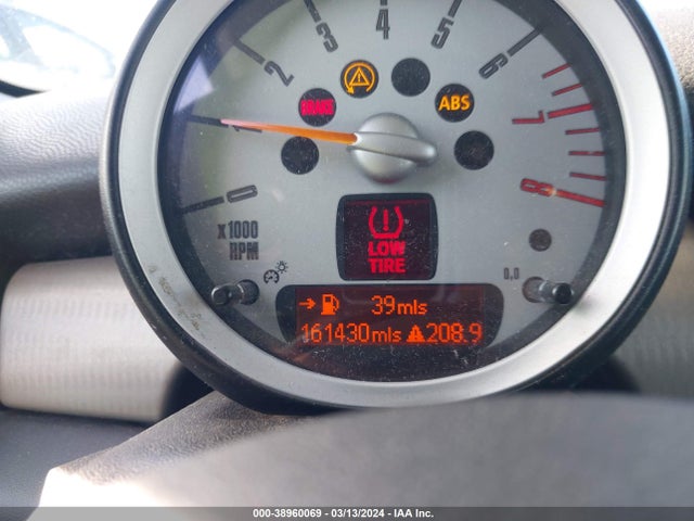 2009 MINI COOPER WMWMF33599TU75034 Photo 6