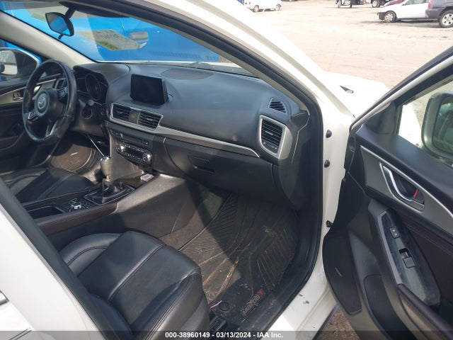 3MZBN1V36JM165159 Mazda Mazda3 Touring