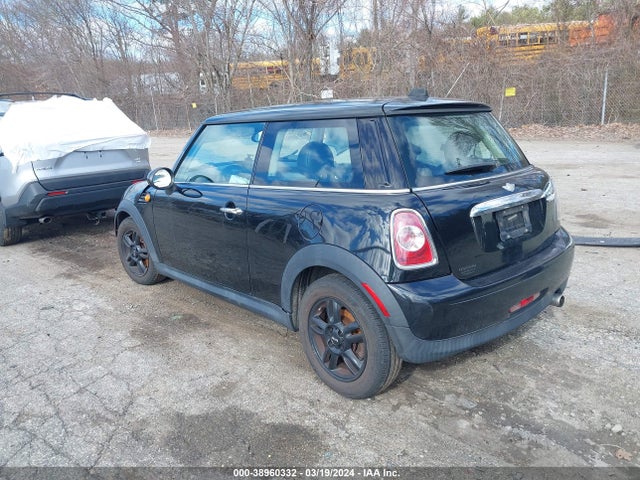 2012 MINI COOPER WMWSU3C56CT186410 Photo 2