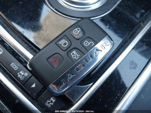 2018 JAGUAR XE SAJAM4FV9JCP35239 Photo 10