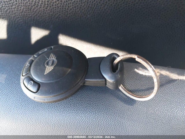 2009 MINI COOPER WMWMR33509TU96376 Photo 10