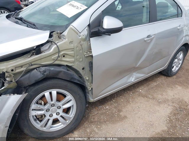 Chevrolet Sonic Lt Auto 2015 1G1JC5SH9F4128033 Image 6