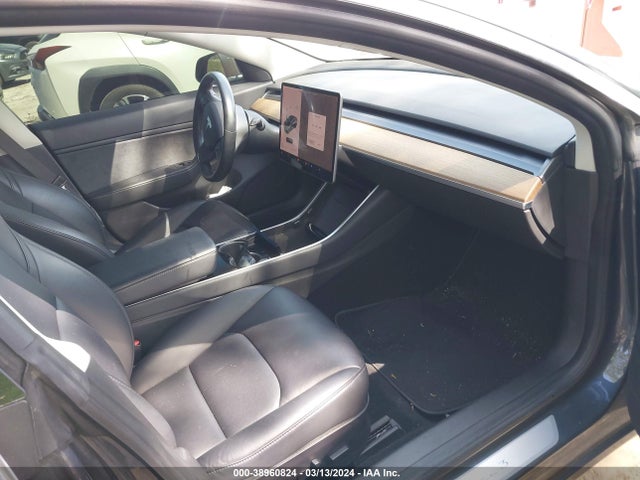 5YJ3E1EA7JF028080 Tesla Model 3 Long Range/mid Range