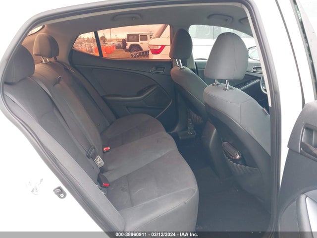 KIA Optima Lx 2015 KNAGM4A73F5605371 Image 8