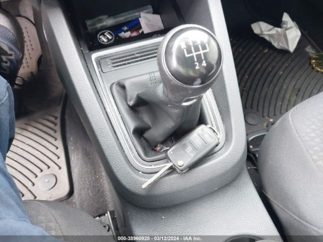 3VW1K7AJ9FM286318 Volkswagen Jetta 2.0l S
