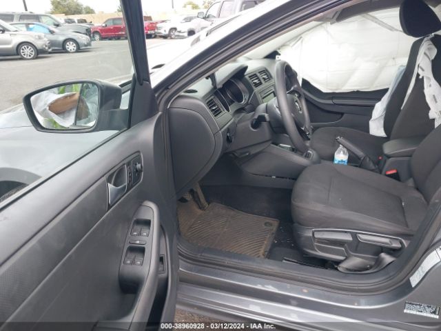 3VW1K7AJ9FM286318 Volkswagen Jetta 2.0l S