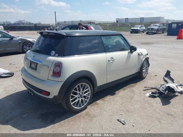 2007 MINI COOPER S WMWMF73557TL89997 Photo 3