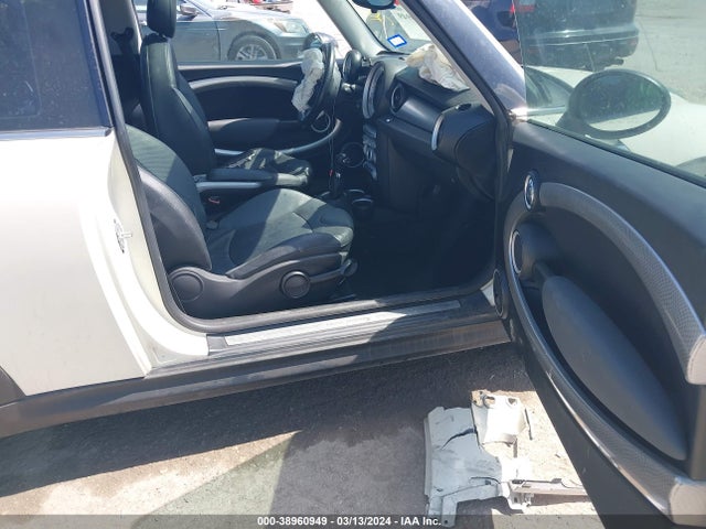 2007 MINI COOPER S WMWMF73557TL89997 Photo 4
