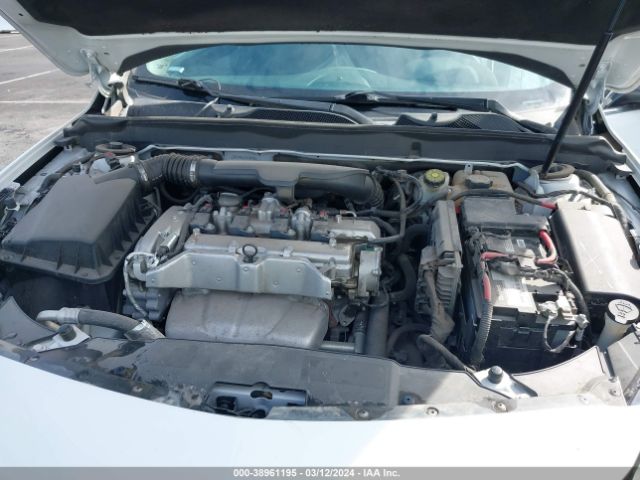 1G11D5SL2FU105985 Chevrolet MALIBU 2LT