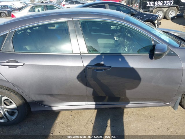 Honda Civic Lx 2018 2HGFC2F59JH580136 Image 13