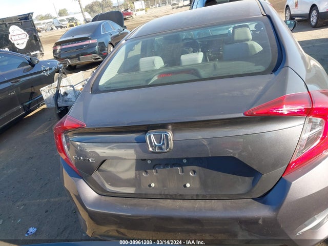 Honda Civic Lx 2018 2HGFC2F59JH580136 Image 16