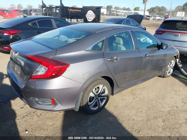 Honda Civic Lx 2018 2HGFC2F59JH580136 Image 4