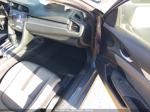 Honda Civic Lx 2018 2HGFC2F59JH580136 Image 5